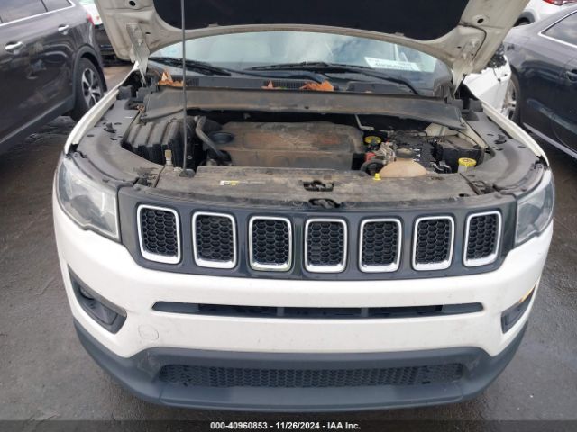 3C4NJCBB3JT165404 Jeep Compass Latitude Fwd