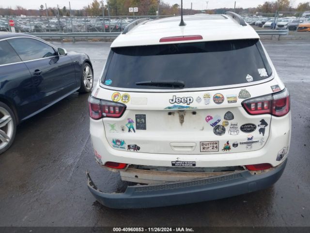 3C4NJCBB3JT165404 Jeep Compass Latitude Fwd