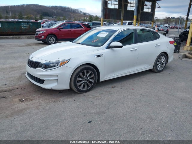KIA Optima Lx 2016 5XXGT4L3XGG047709 Image 2
