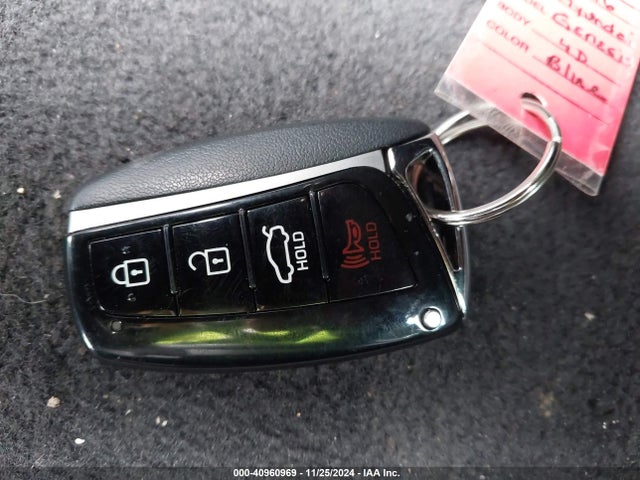 Hyundai Genesis 3.8l 2016 KMHGN4JE2GU140146 Image 11