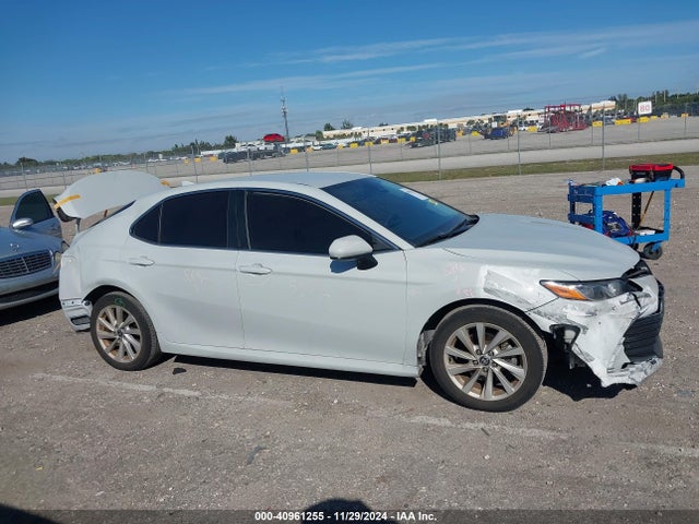 Toyota CAMRY LE 2022 4T1C11AK7NU008477 Image 13