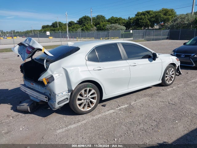 Toyota CAMRY LE 2022 4T1C11AK7NU008477 Image 4