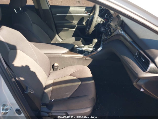 Toyota CAMRY LE 2022 4T1C11AK7NU008477 Image 5