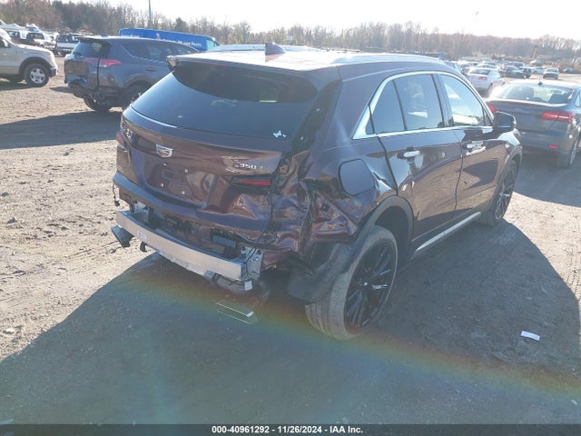 2022 CADILLAC XT4 1GYFZCR44NF167824 Photo 3