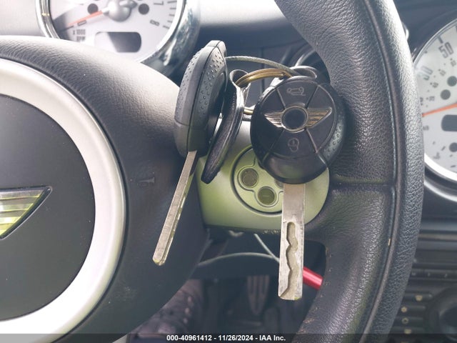 2006 MINI COOPER S WMWRH33566TF87739 Photo 10