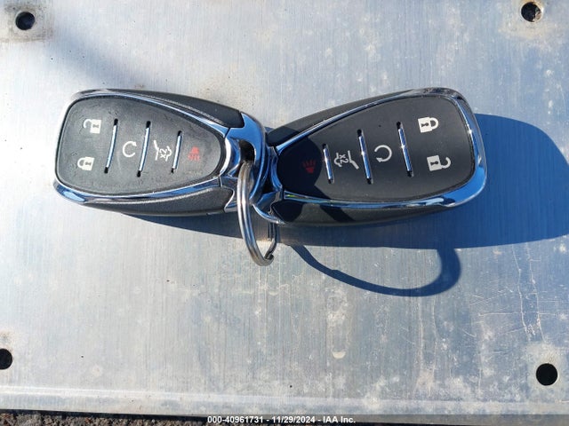 3GNAXVEV2JS500101 Chevrolet Equinox Premier