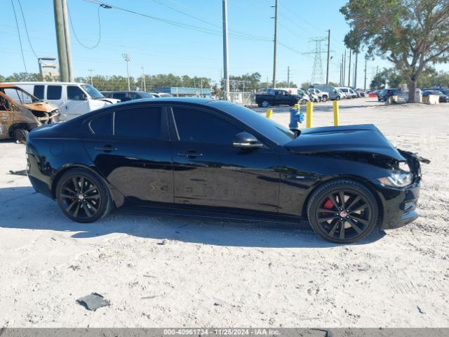 SAJAF4BV8HA962184 Jaguar Xe 35t R-sport