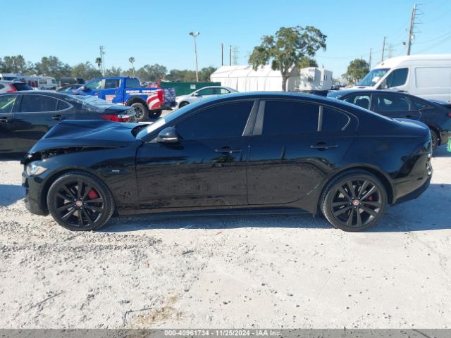 SAJAF4BV8HA962184 Jaguar Xe 35t R-sport