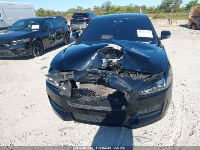 SAJAF4BV8HA962184 Jaguar Xe 35t R-sport
