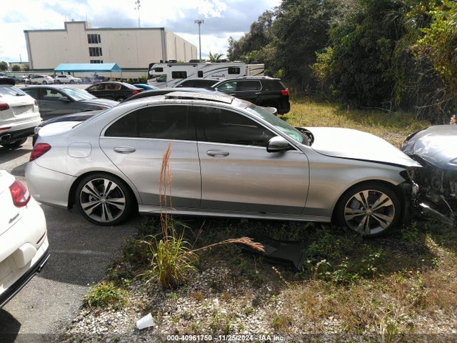 55SWF4JB8JU250684 Mercedes-Benz C 300