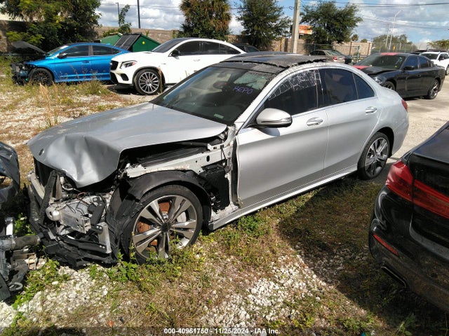 55SWF4JB8JU250684 Mercedes-Benz C 300