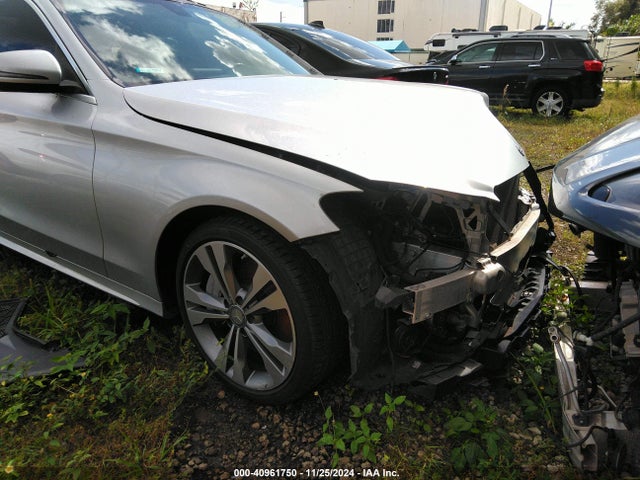 55SWF4JB8JU250684 Mercedes-Benz C 300