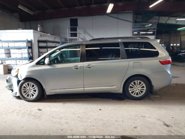 5TDYK3DC6FS604743 Toyota Sienna Xle 8 Passenger