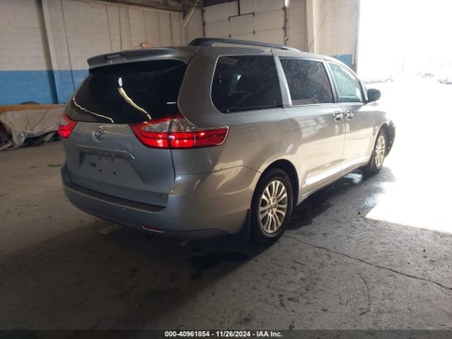 5TDYK3DC6FS604743 Toyota Sienna Xle 8 Passenger