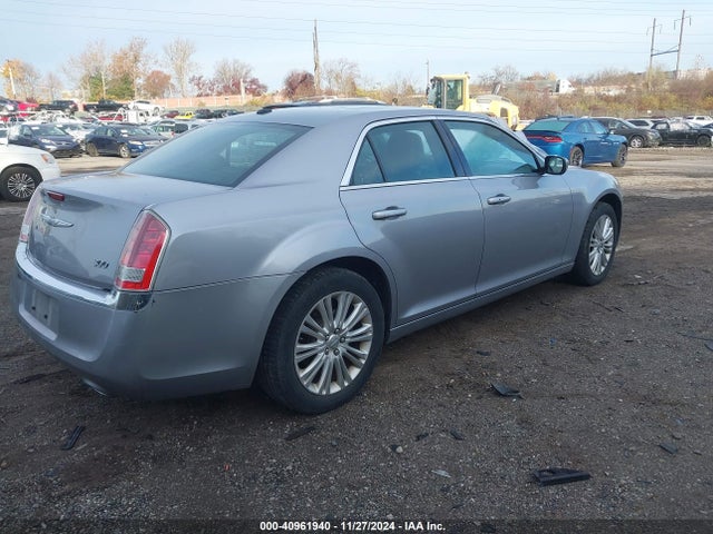 2C3CCARG9EH183884 Chrysler 300