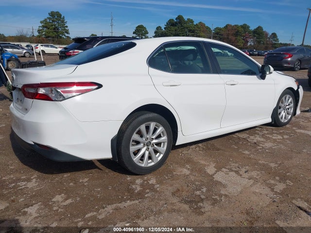 4T1B11HK0JU673491 Toyota CAMRY LE
