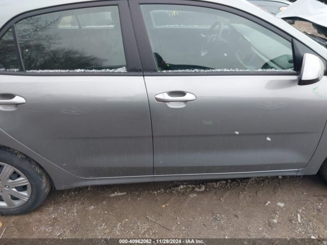 3KPA25AD2NE470963 KIA Rio 5-door S