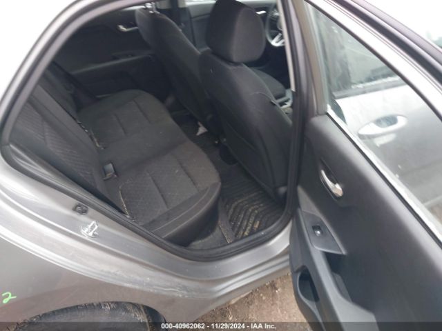 3KPA25AD2NE470963 KIA Rio 5-door S