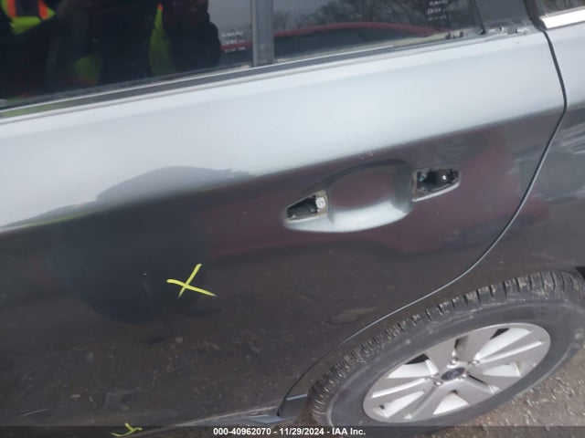 Subaru Outback 2.5i Premium 2018 4S4BSAFC6J3218532 Image 18