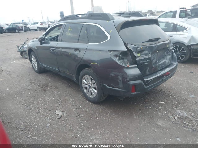 Subaru Outback 2.5i Premium 2018 4S4BSAFC6J3218532 Image 3