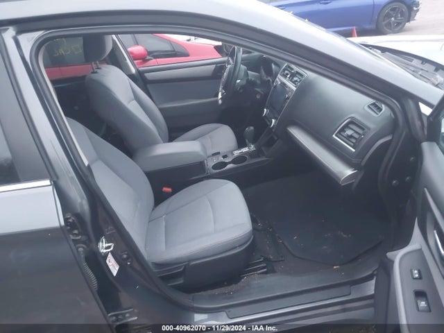 Subaru Outback 2.5i Premium 2018 4S4BSAFC6J3218532 Image 5