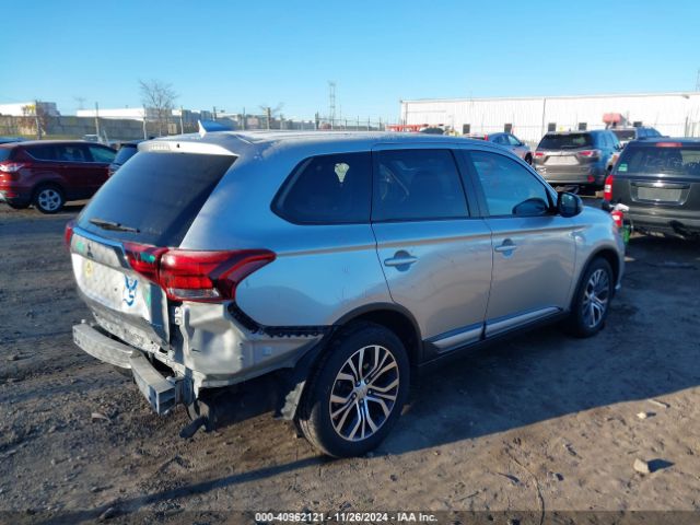 JA4AD2A36JZ015672 Mitsubishi Outlander Es
