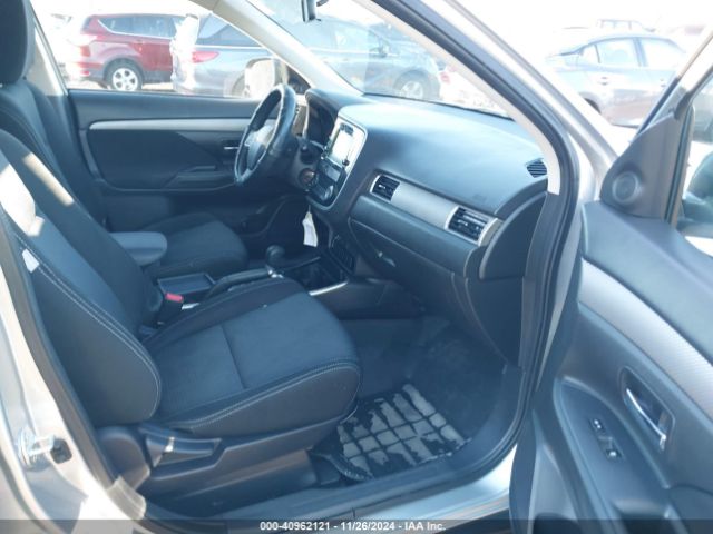 JA4AD2A36JZ015672 Mitsubishi Outlander Es