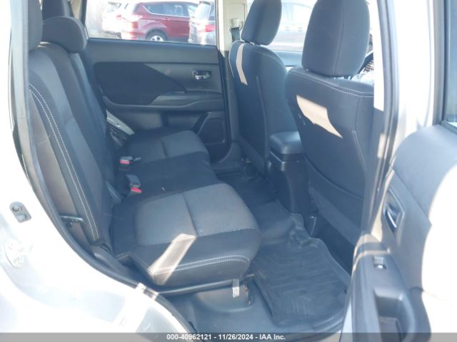 JA4AD2A36JZ015672 Mitsubishi Outlander Es