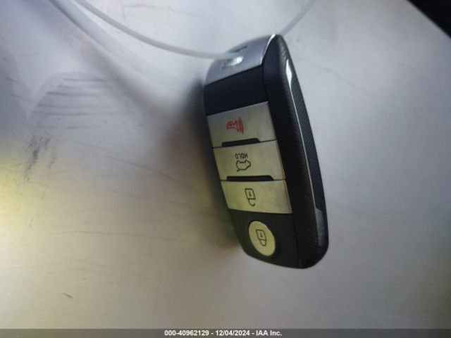 5XYPK4A51HG317589 KIA Sorento 3.3l Sx