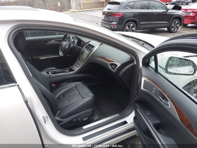 3LN6L2J9XGR606132 Lincoln MKZ