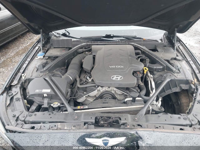 Hyundai Genesis 3.8 2016 KMHGN4JE5GU140965 Image 10