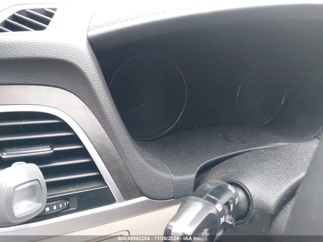 Hyundai Genesis 3.8 2016 KMHGN4JE5GU140965 Image 14