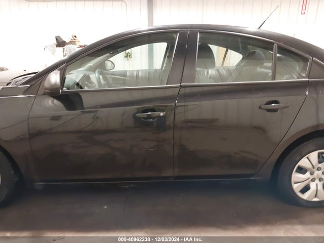 1G1PA5SH9E7455125 Chevrolet Cruze Ls Auto