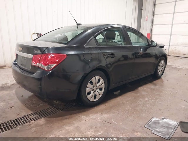 1G1PA5SH9E7455125 Chevrolet Cruze Ls Auto