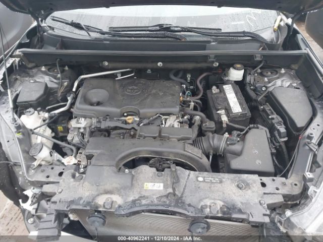 2T3K1RFV1KW051972 Toyota RAV4 LE