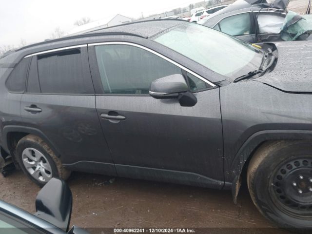 2T3K1RFV1KW051972 Toyota RAV4 LE