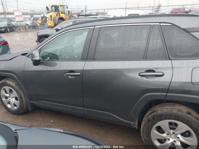 2T3K1RFV1KW051972 Toyota RAV4 LE