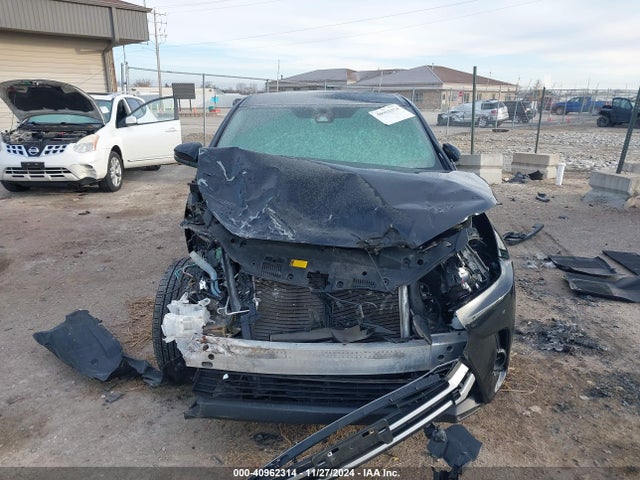 5TDZARFH2JS040200 Toyota Highlander Le