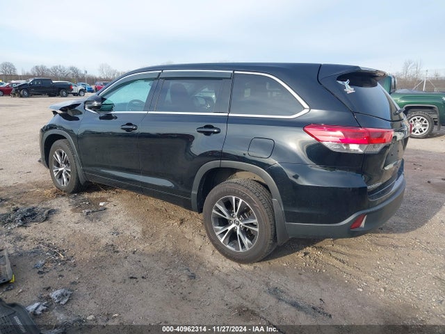 5TDZARFH2JS040200 Toyota Highlander Le