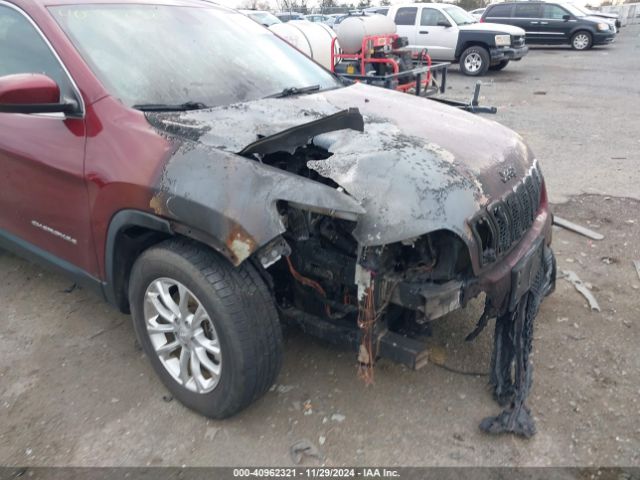 1C4PJMCX4KD127955 Jeep Cherokee Latitude 4x4