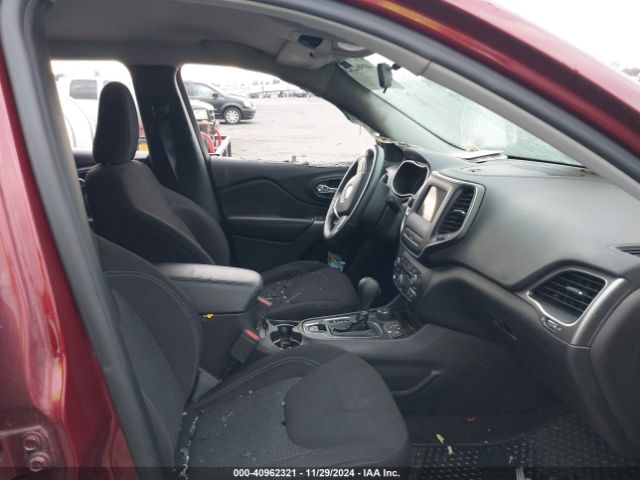 1C4PJMCX4KD127955 Jeep Cherokee Latitude 4x4