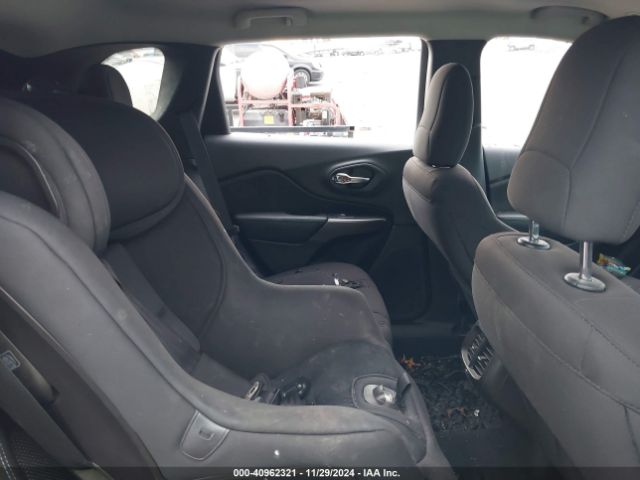 1C4PJMCX4KD127955 Jeep Cherokee Latitude 4x4