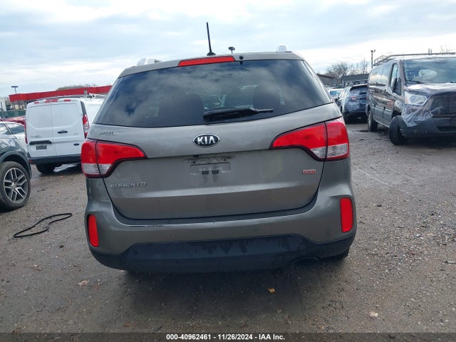 KIA SORENTO LX 2015 5XYKTCA67FG654713 Image 17