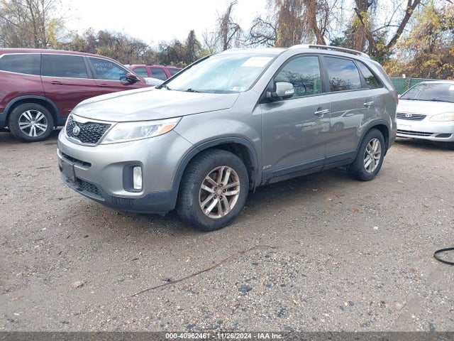 KIA SORENTO LX 2015 5XYKTCA67FG654713 Image 2