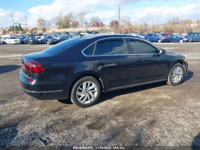 1VWBA7A33JC027939 Volkswagen Passat 2.0t Se