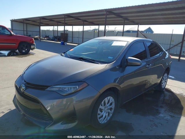 Toyota COROLLA LE 2017 2T1BURHE1HC750929 Image 2