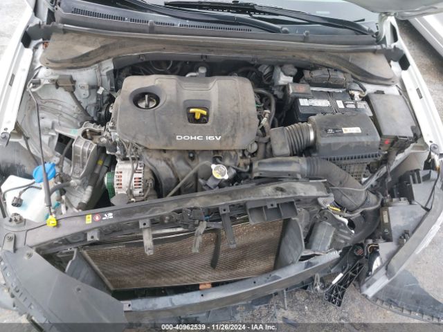 5NPD84LF2HH065707 Hyundai ELANTRA SE