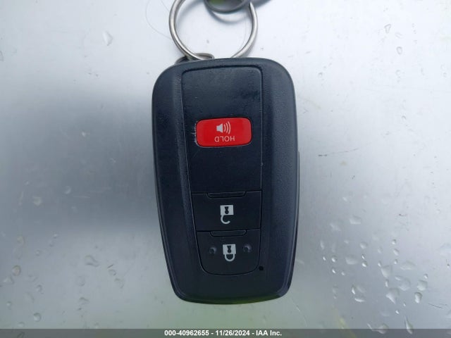 Toyota Prius Two 2017 JTDKBRFUXH3024530 Image 11