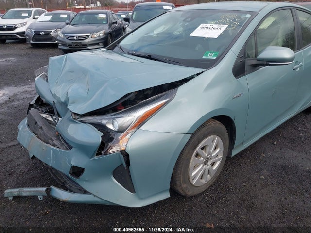 Toyota Prius Two 2017 JTDKBRFUXH3024530 Image 17