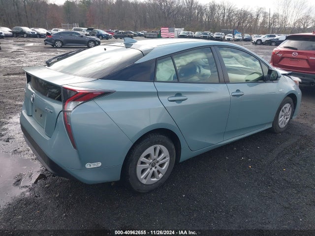 Toyota Prius Two 2017 JTDKBRFUXH3024530 Image 4